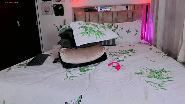 Dulce Morrys online show from 04/19/26, 06:10