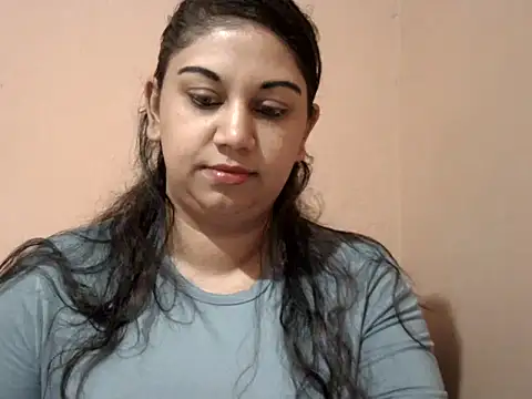 Snapshot of bellachow10 chatting on 05/29/26, 05:49 bellachow10 online show from 05/29/26, 05:49