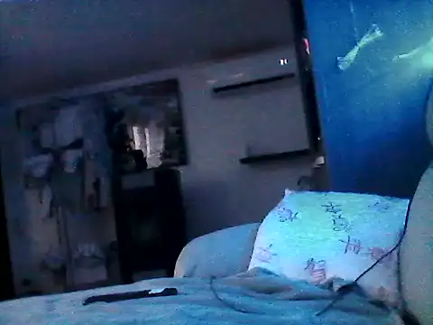 Snapshot of mickzizi chatting on 12/10/24, 08:19 mickzizi online show from 12/10/24, 08:19