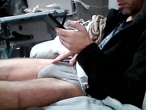 Snapshot of mickzizi chatting on 01/07/25, 07:42 mickzizi online show from 01/07/25, 07:42