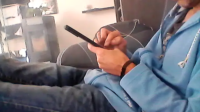 Snapshot of mickzizi chatting on 10/09/25, 10:13 mickzizi online show from 10/09/25, 10:13