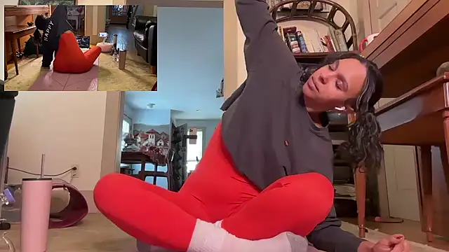 Snapshot of queendab626 chatting on 01/23/25, 01:45 queendab626 online show from 01/23/25, 01:45