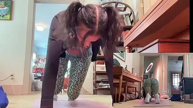 Snapshot of queendab626 chatting on 01/27/25, 06:20 queendab626 online show from 01/27/25, 06:20