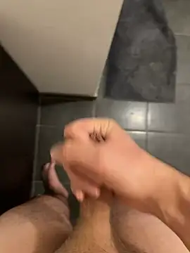 Snapshot of vultur2565 chatting on 12/15/24, 01:22 vultur2565 online show from 12/15/24, 01:22