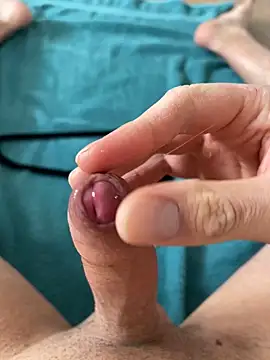 Snapshot of vultur2565 chatting on 02/11/25, 09:53 vultur2565 online show from 02/11/25, 09:53