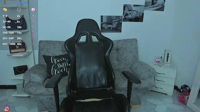 Snapshot of candy_alicee chatting on 03/18/26, 01:31 candy alicee online show from 03/18/26, 01:31