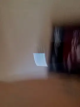 Snapshot of yellowwetfox chatting on 12/08/24, 04:39 yellowwetfox online show from 12/08/24, 04:39