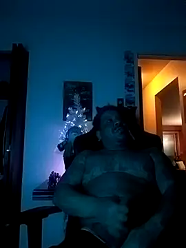 Snapshot of yellowwetfox chatting on 12/22/24, 02:28 yellowwetfox online show from 12/22/24, 02:28