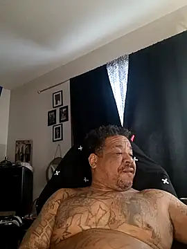 Snapshot of yellowwetfox chatting on 02/01/25, 03:28 yellowwetfox online show from 02/01/25, 03:28