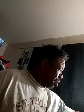 Snapshot of yellowwetfox chatting on 02/21/25, 02:28 yellowwetfox online show from 02/21/25, 02:28