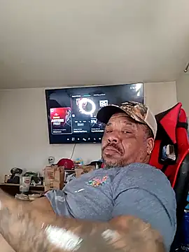 Snapshot of yellowwetfox chatting on 03/02/25, 09:11 yellowwetfox online show from 03/02/25, 09:11