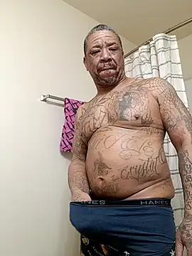 Snapshot of yellowwetfox chatting on 02/15/26, 04:14 yellowwetfox online show from 02/15/26, 04:14