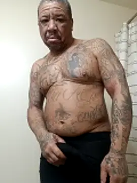 Snapshot of yellowwetfox chatting on 02/16/26, 10:33 yellowwetfox online show from 02/16/26, 10:33