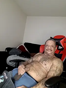 Snapshot of yellowwetfox chatting on 02/17/26, 02:35 yellowwetfox online show from 02/17/26, 02:35