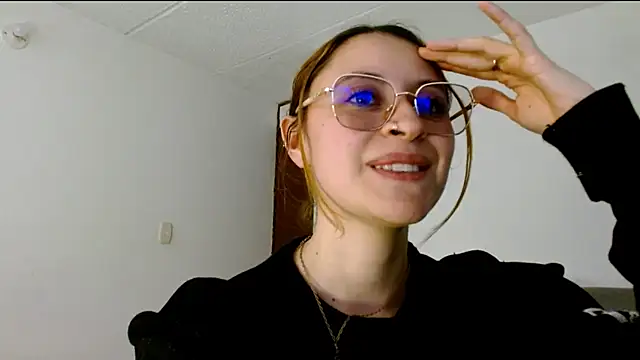 Juls winter  online show from 03/07/26, 09:01