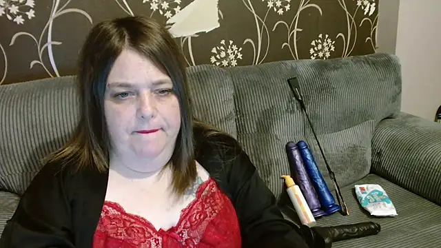 HouseWifeWhore Milf online show from 02/26/26, 11:04