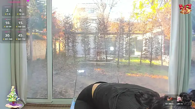 Snapshot of Sarabecker chatting on 12/13/24, 10:19 Sarabecker online show from 12/13/24, 10:19