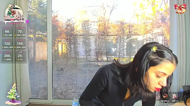 Snapshot of Sarabecker chatting on 12/19/24, 09:40 Sarabecker online show from 12/19/24, 09:40