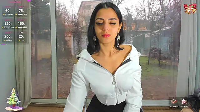 Snapshot of Sarabecker chatting on 12/28/24, 10:03 Sarabecker online show from 12/28/24, 10:03