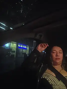 isabella rossse online show from 11/18/25, 11:59