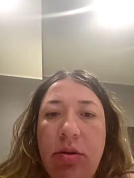 isabella rossse online show from 02/03/26, 08:36