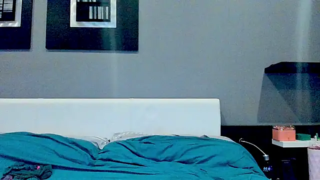 isabella rossse online show from 04/22/26, 07:37