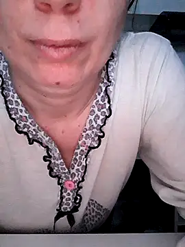 Moi Lina online show from 01/07/26, 03:03