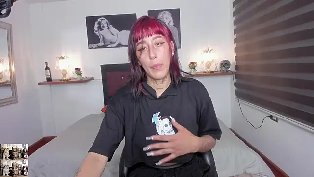 Mariana Joness online show from 01/13/25, 01:56