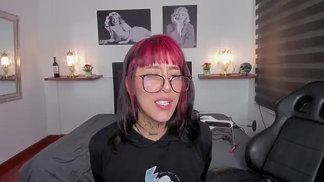 Mariana Joness online show from 02/04/25, 08:24