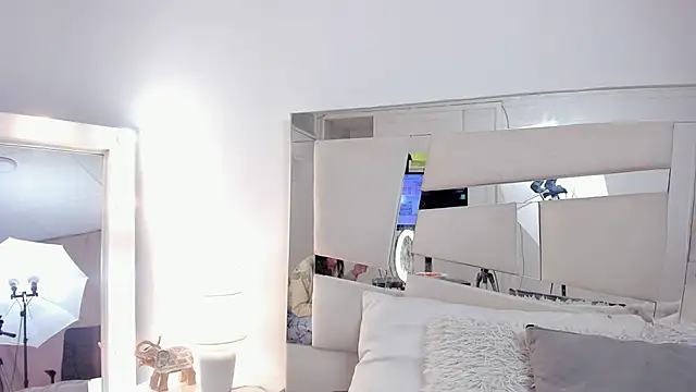 Mariana Joness online show from 01/14/26, 02:39