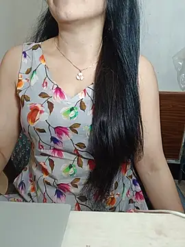 Snapshot of Chanchal--Navya chatting on 06/11/26, 06:06 Chanchal--Navya online show from 06/11/26, 06:06