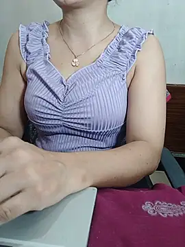 Snapshot of Chanchal--Navya chatting on 07/05/26, 06:04 Chanchal--Navya online show from 07/05/26, 06:04