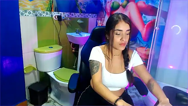 lorensweet77 online show from 12/18/24, 08:03