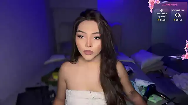 Snapshot of shantal_r0mance chatting on 07/25/26, 01:36 shantal r0mance online show from 07/25/26, 01:36