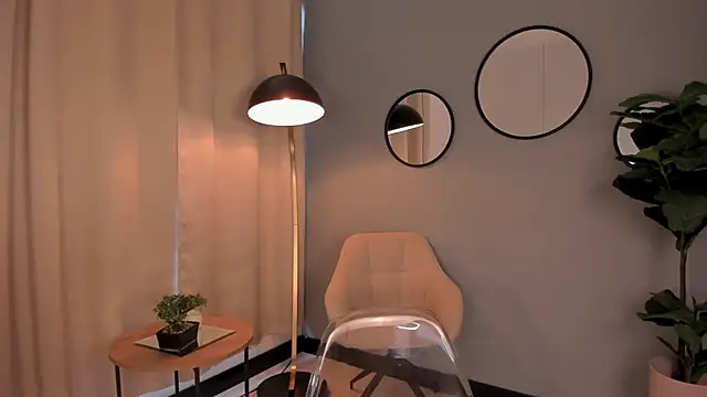 LiaPearce online show from 12/09/24, 01:13