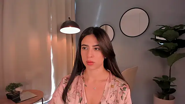 LiaPearce online show from 12/20/24, 12:27