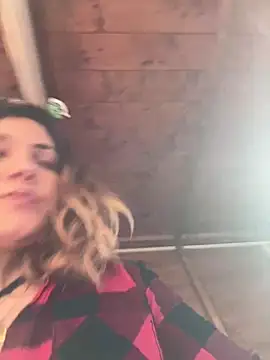 DaisyVibesss online show from 12/23/24, 02:07