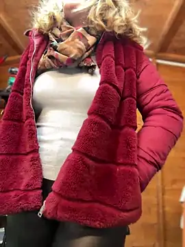 DaisyVibesss online show from 12/28/24, 04:09