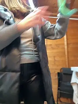 DaisyVibesss online show from 01/05/25, 03:13