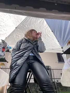 DaisyVibesss online show from 02/02/25, 09:30