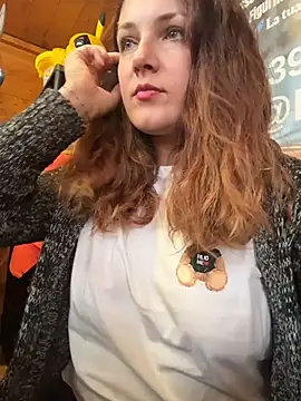 DaisyVibesss online show from 12/17/25, 11:05