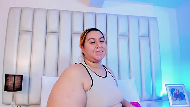 aandreaperez online show from 02/08/25, 11:33