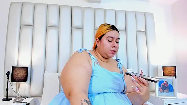 aandreaperez online show from 02/12/25, 11:40