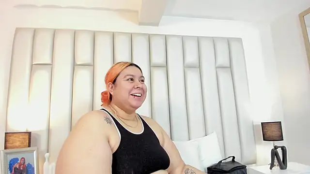 aandreaperez online show from 10/22/25, 11:43