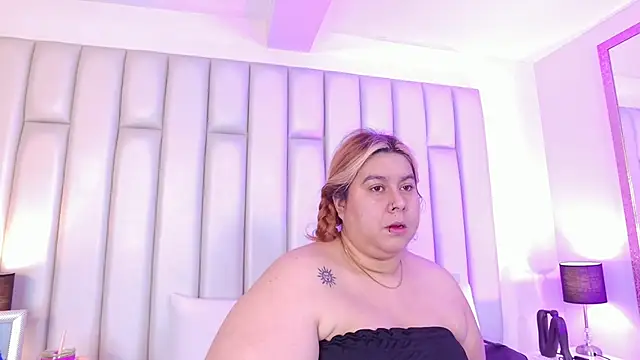 aandreaperez online show from 02/16/26, 11:39