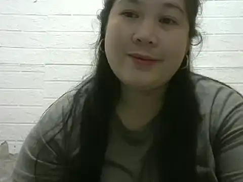 Snapshot of hotsexylyn chatting on 02/28/25, 12:09 hotsexylyn online show from 02/28/25, 12:09