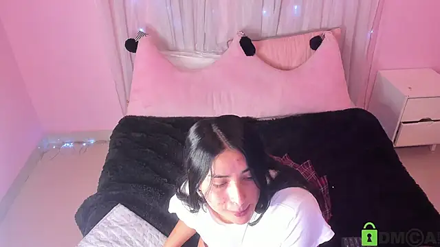 Snapshot of Kirara_22 chatting on 12/19/24, 04:23 Kirara 22 online show from 12/19/24, 04:23