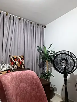 gisela27 online show from 04/23/26, 03:52