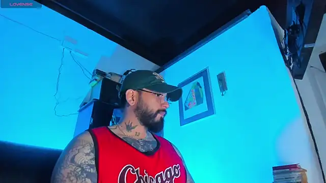 CamiloGray  online show from 10/21/25, 01:56