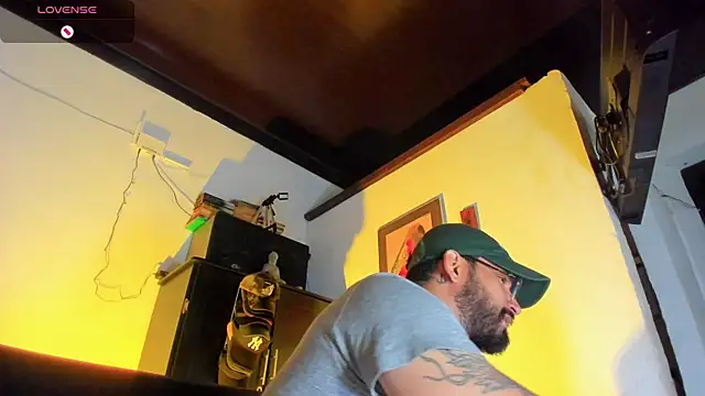 CamiloGray  online show from 10/28/25, 02:09